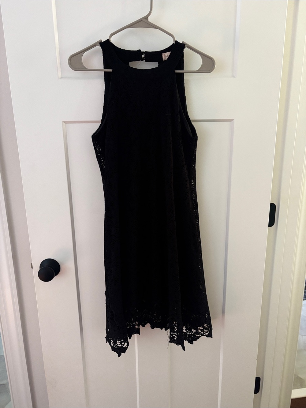 Altar'd State Black Lace-Hem Sleeveless Formal Dress